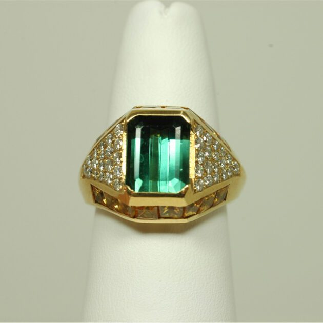 18Kt gold tourmaline ring.