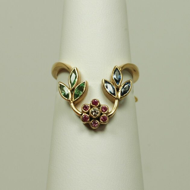 Tsavorite and diamond ring.