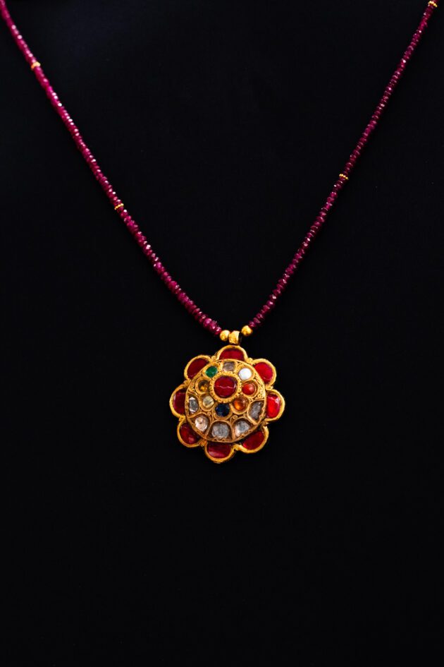 18K Yellow Gold Navaratna Pendant Ruby Necklace 18K Yellow Gold Navaratna Pendant Ruby Necklace