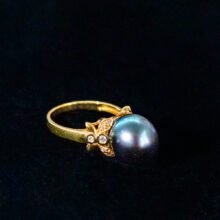Tahitian Black Pearl and Diamond on 18k Yellow Gold Ring