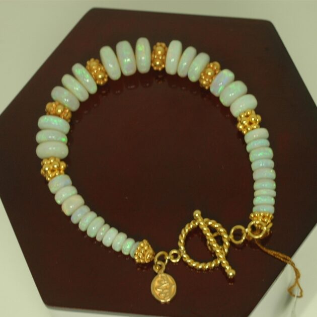 22Kt gold opal beads bracelet.
