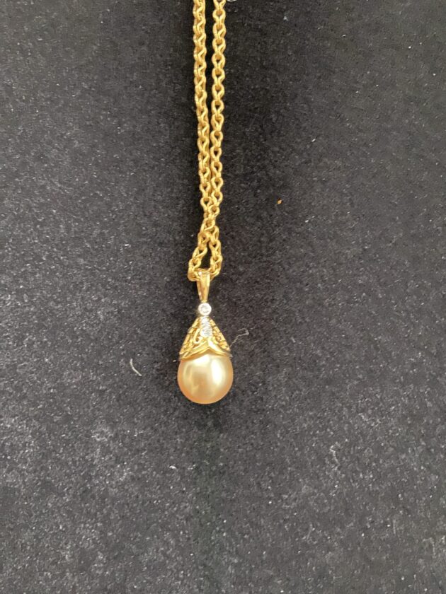 SO Seas Golden Pendant SO Seas Golden Pendant