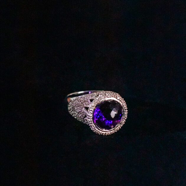 Diamond and 2.5-Carat Amethyst 18k White Gold Signet Ring