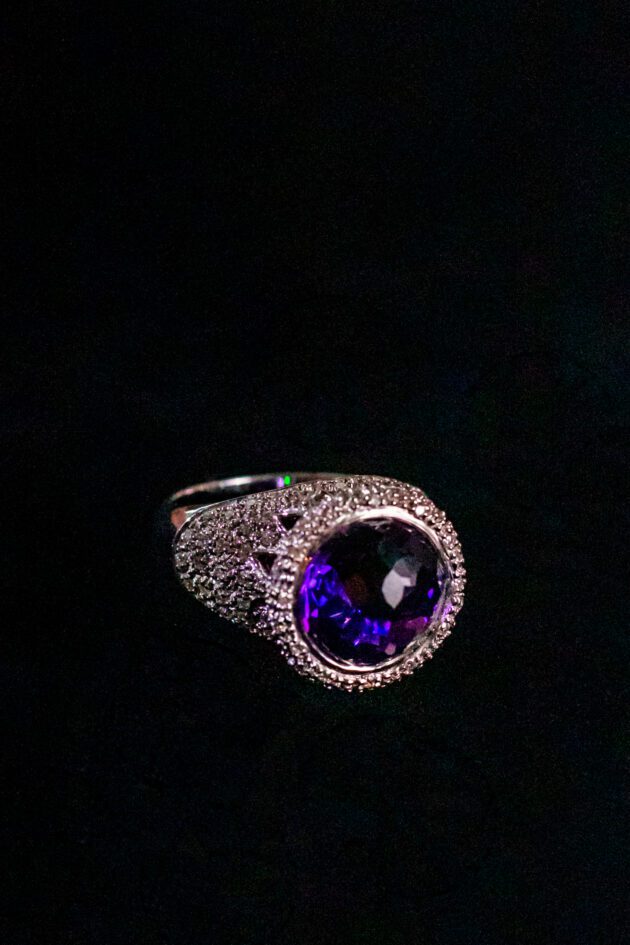 2.5-Carat Amethyst 18k White Gold Signet Ring