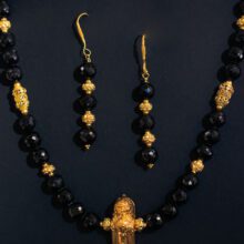 Spinel and 18K gold earrings – timeless fine jewelry for women.